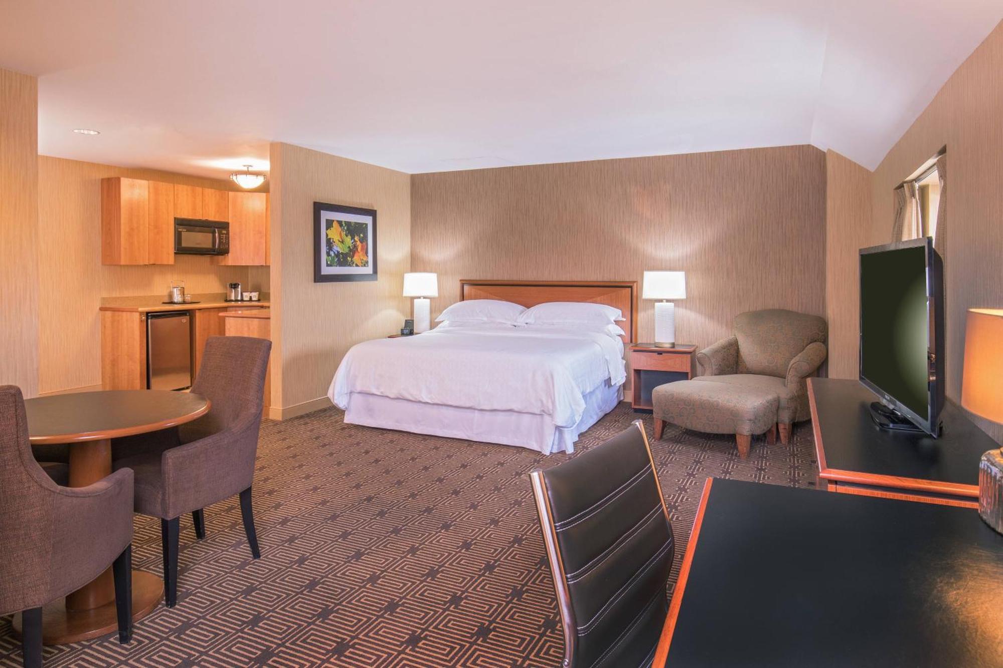 Sheraton Springfield Monarch Place Hotel Esterno foto