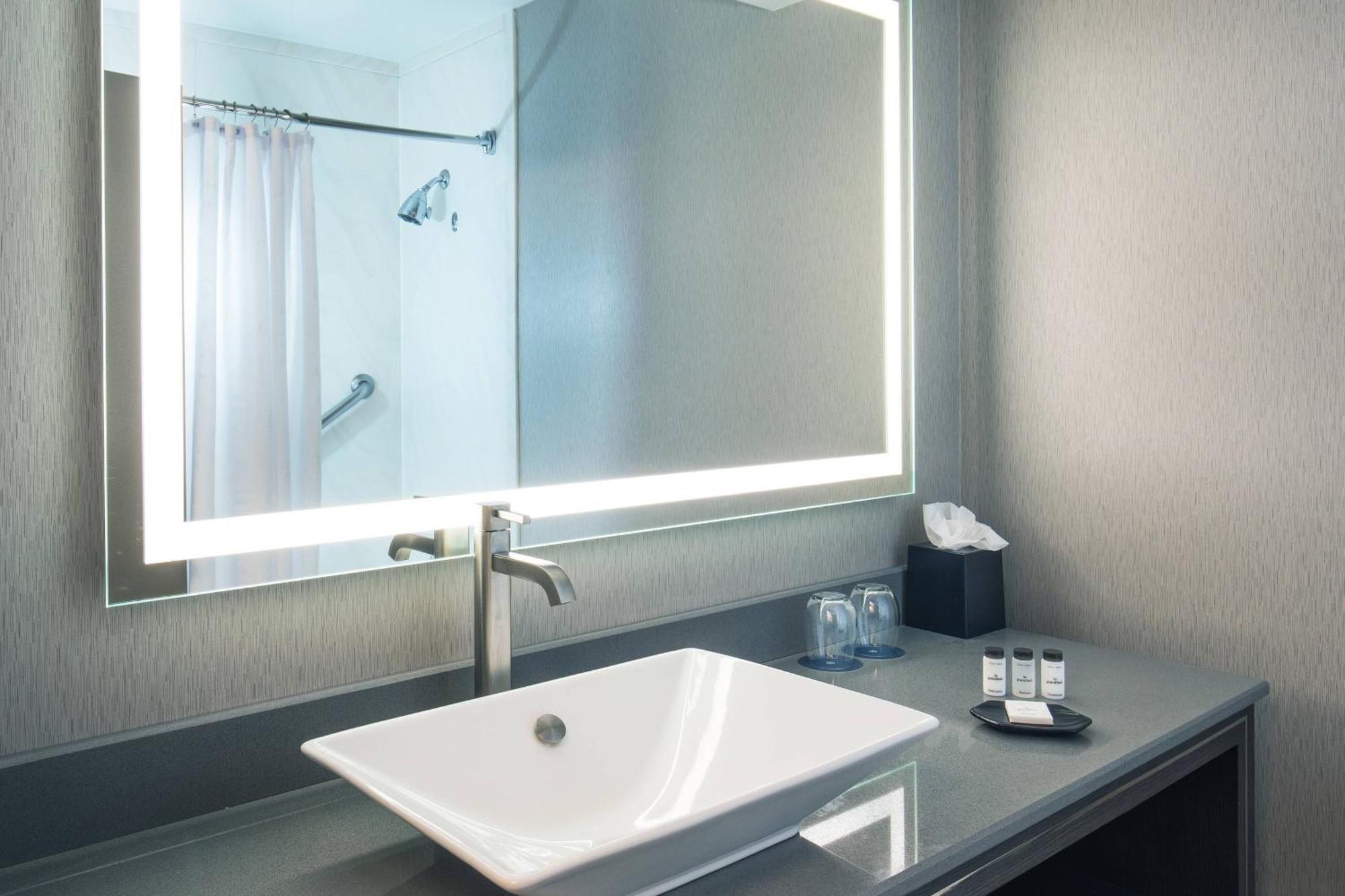 Sheraton Springfield Monarch Place Hotel Esterno foto